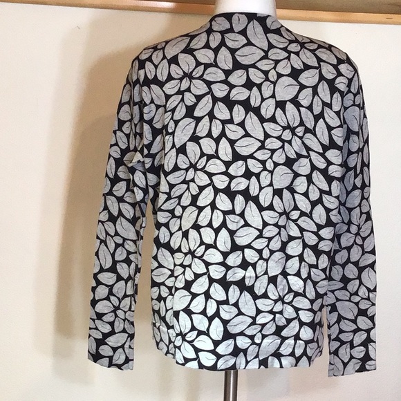 Chic long sleeve cardigan. - Picture 2 of 3